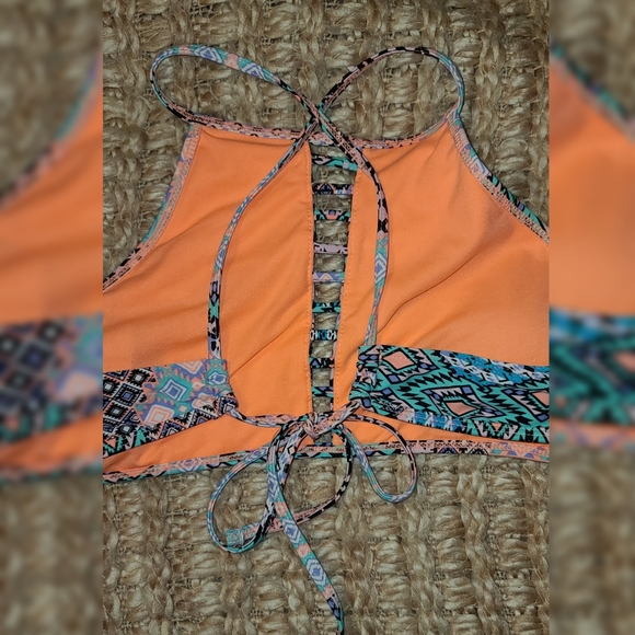 Bikini - Picture 4 of 4